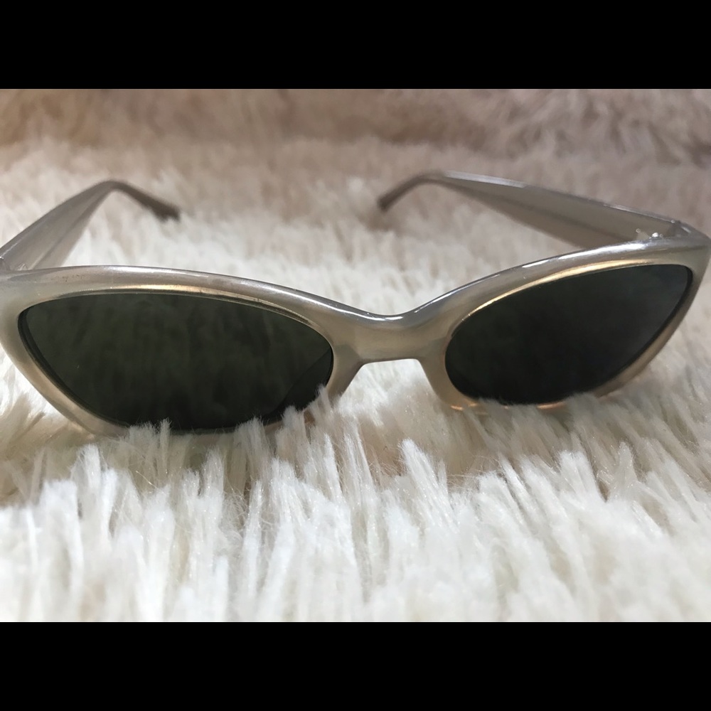 Kenneth Cole REACTION sunglasses.